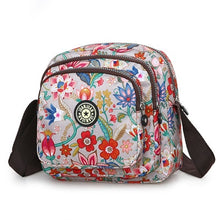 Load image into Gallery viewer, Floral Flap Bag