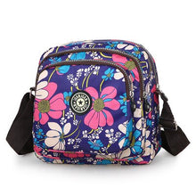Load image into Gallery viewer, Floral Flap Bag