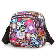 Load image into Gallery viewer, Floral Flap Bag