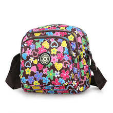 Load image into Gallery viewer, Floral Flap Bag